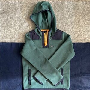 NWT, but removed. Boys Vineyard Vines Green and Navy Fleece Hooded Pullover